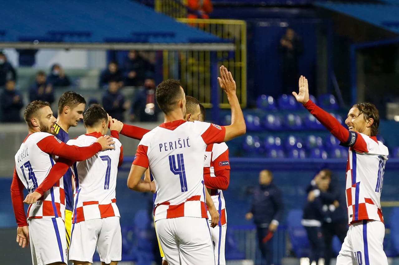 Croacia se recupera después de dos derrotas en la UEFA Nations League y vence a Suecia 2-1. Los goles croatas fueron por parte de Vlasić al 31 y de Kramaric al 84. Por parte de los suecos, Berg descontó al minuto 66.