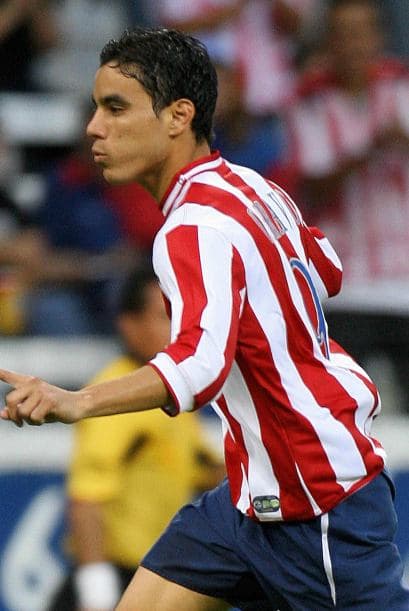 Aparece otra vez un mexicano en el Clausura 2007. Omar Bravo metió 11 jugando para las Chivas.