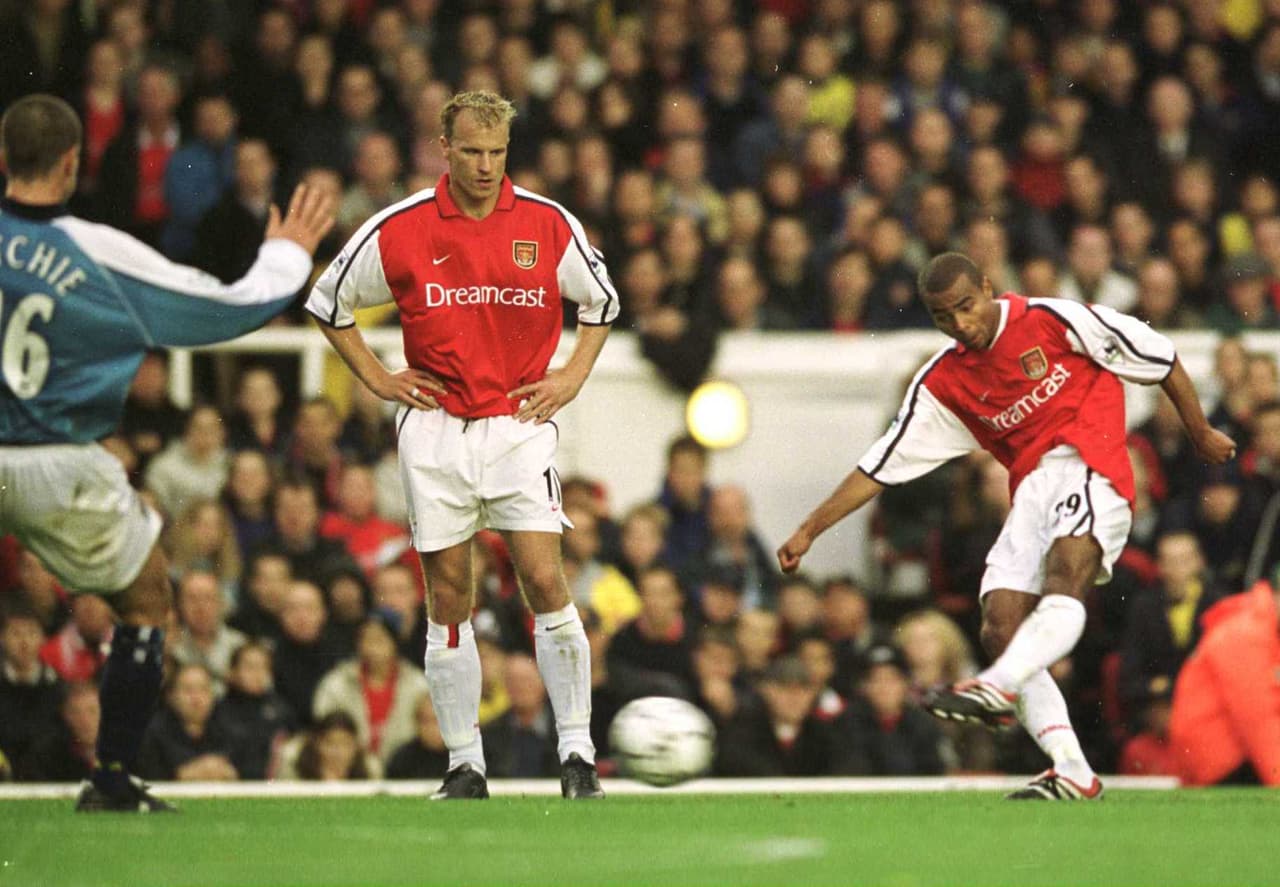 Ashley Cole tuvo una carrera remarcable como lateral zurdo y fue el mejor socio de David Beckham sobre el césped.