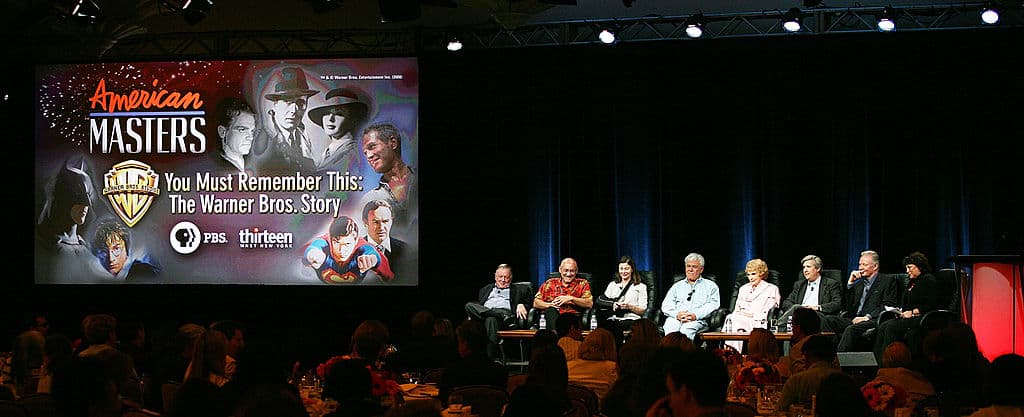 Sus películas posteriores incluyen "Conspiracy Theory" y "Timeline".