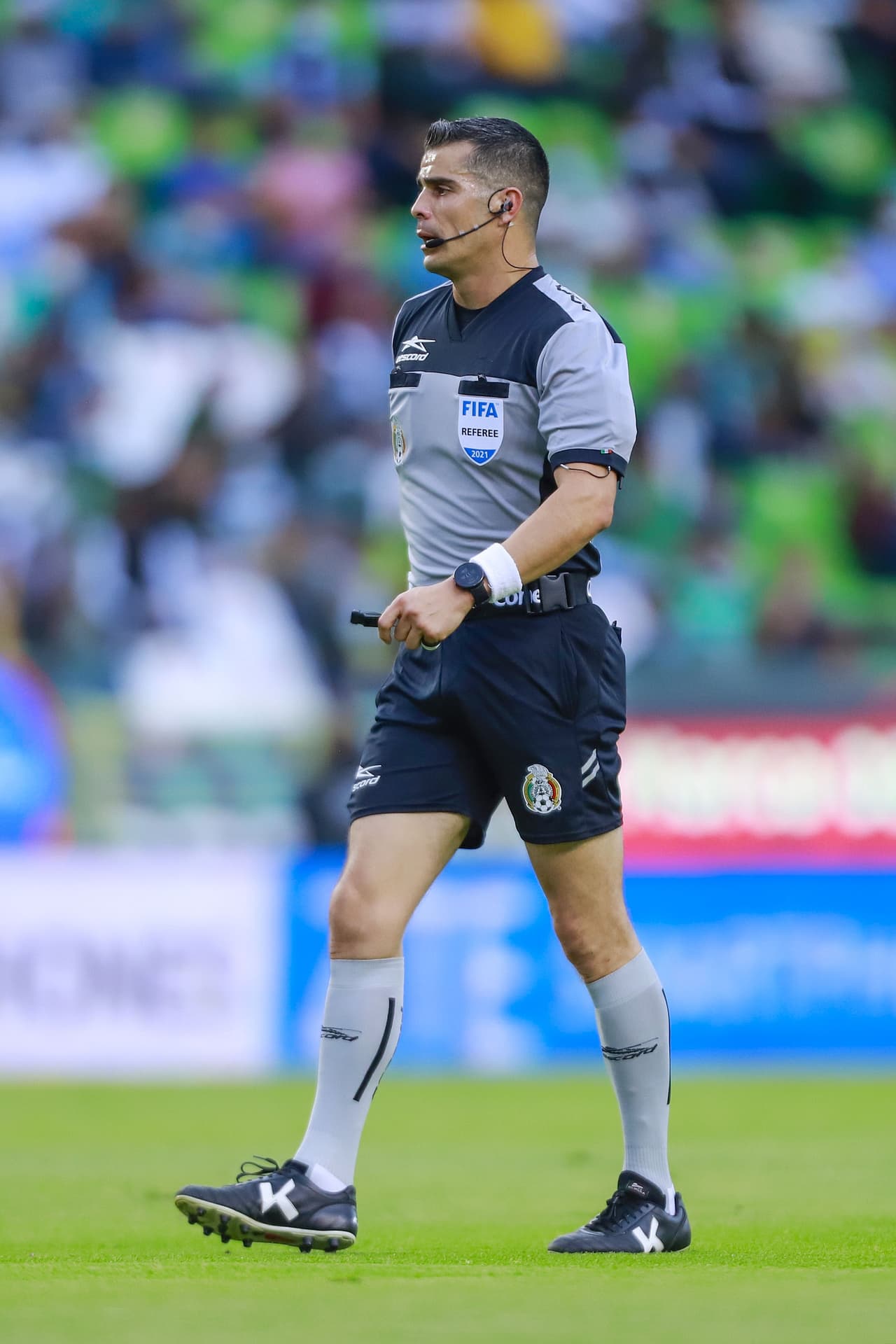 Fernando Hernandez señaló que el penal debía repetirse debido a que Cora no tenía al menos un pie sobre la línea de gol al ser ejecutado el penalti.
