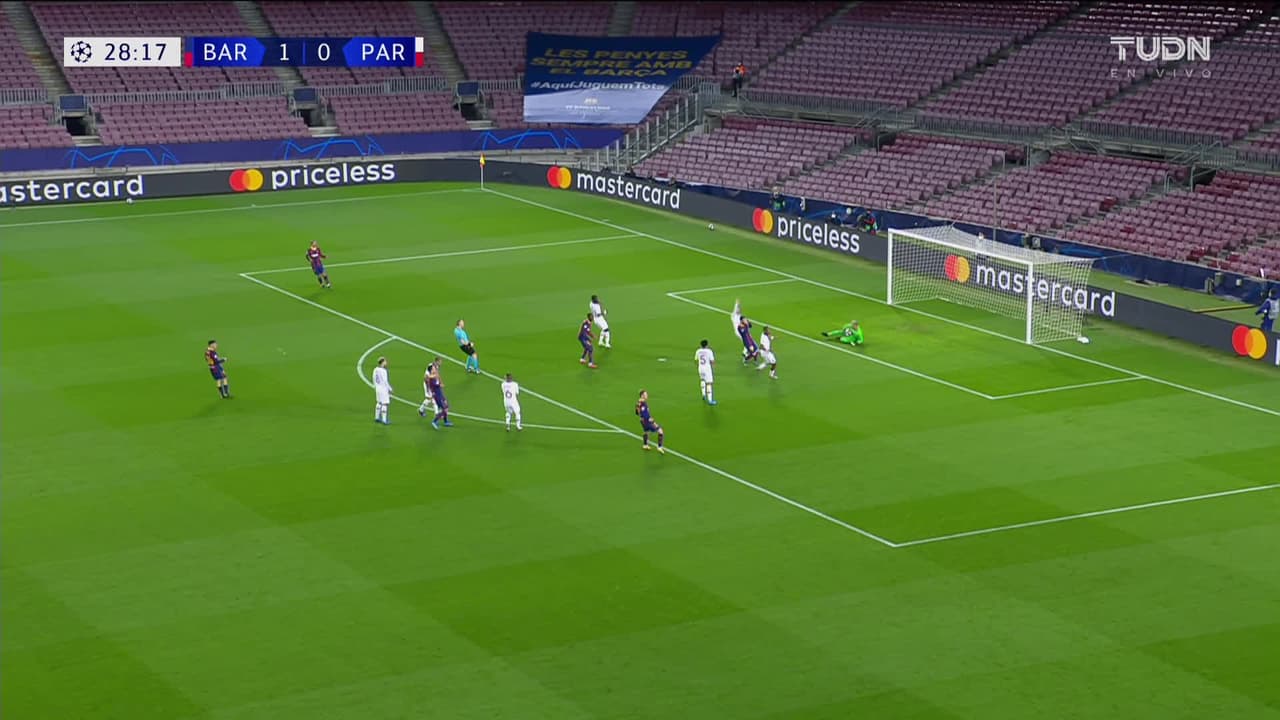 ¡TIRO ATAJADO! disparo por Ousmane Dembele.