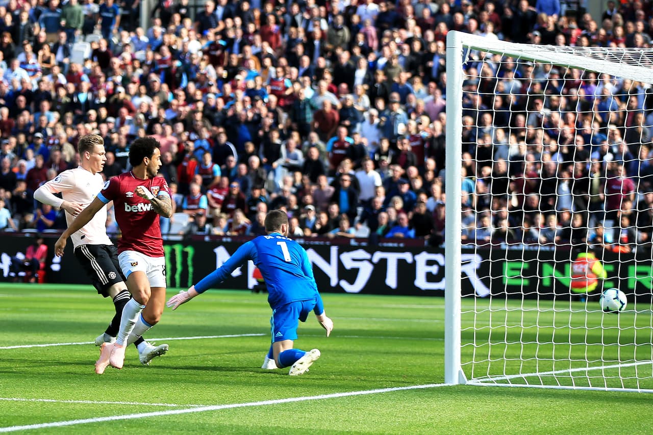El mediocampista se anticipó a toda la defensa del United y definió como crack el centro que Pablo Zabaleta le había enviado desde la banda derecha.