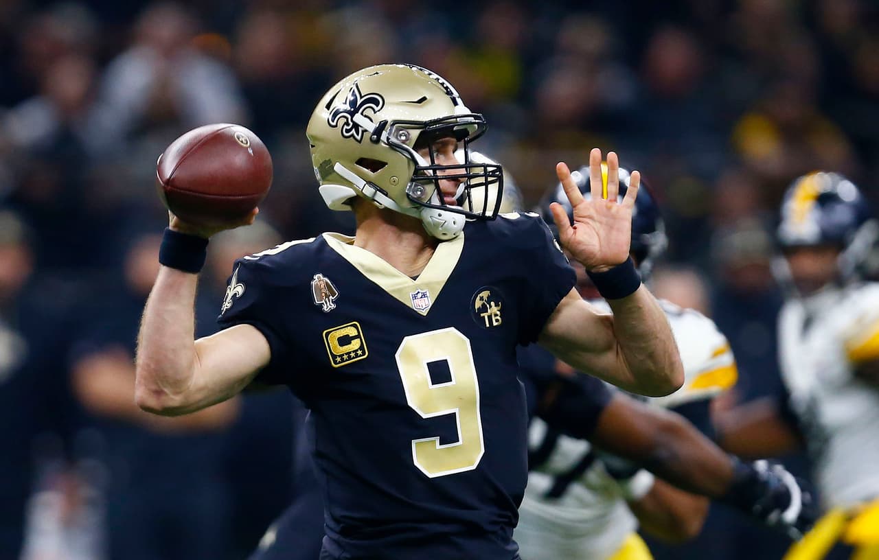 Pero el brazo de Drew Brees y sus múltiples opciones ofensivas son el factor que más pesa para los Saints; líder en porcentaje de pases completos con el 74.4%, ha obtenido 3 mil 992 yardas y 32 touchdown esta temporada.