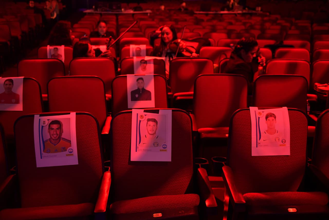 Nahuel Guzmán, Guido Rodríguez y el juvenil Diego Lainez con asientos reservados. La crema y nata del futbol mexicano.