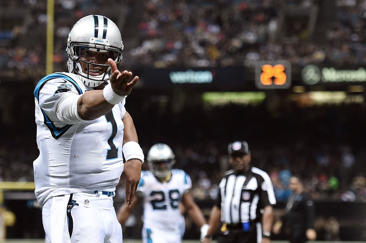 Newton es el primer jugador en ser tres veces el Ofensivo de la Semana en un lapso de cinco semanas desde que lo hiciera Tom Brady en el 2007.