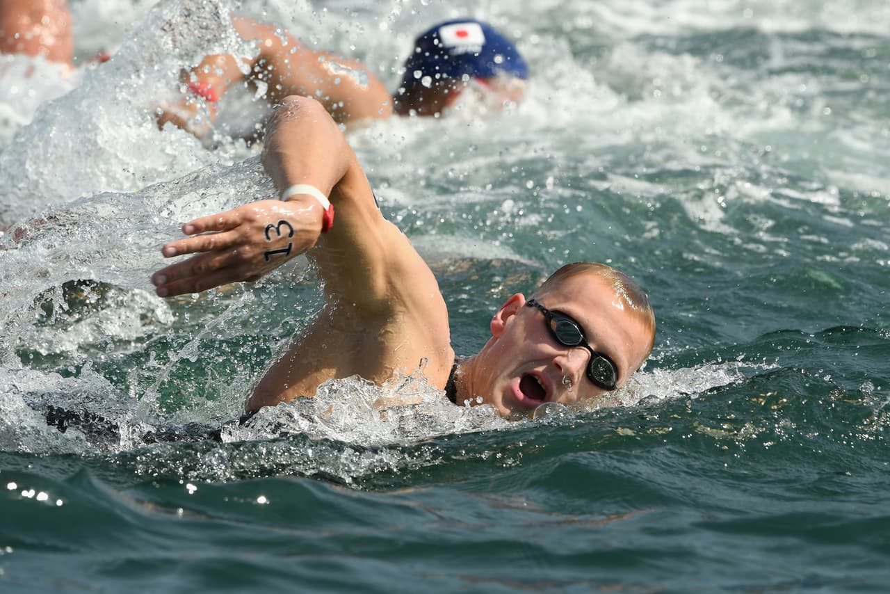 El holandés Ferry Weertman se colgó la medalla de oro en 10 kms. de natación en aguas abiertas en un final que necesitó de fotografía para definir al ganador.