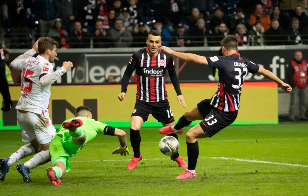El Union Berlín le pegó 1-2 al Eintracht con goles de Andersson y autogol de N'Dicka; Hübner marcó por los locales.