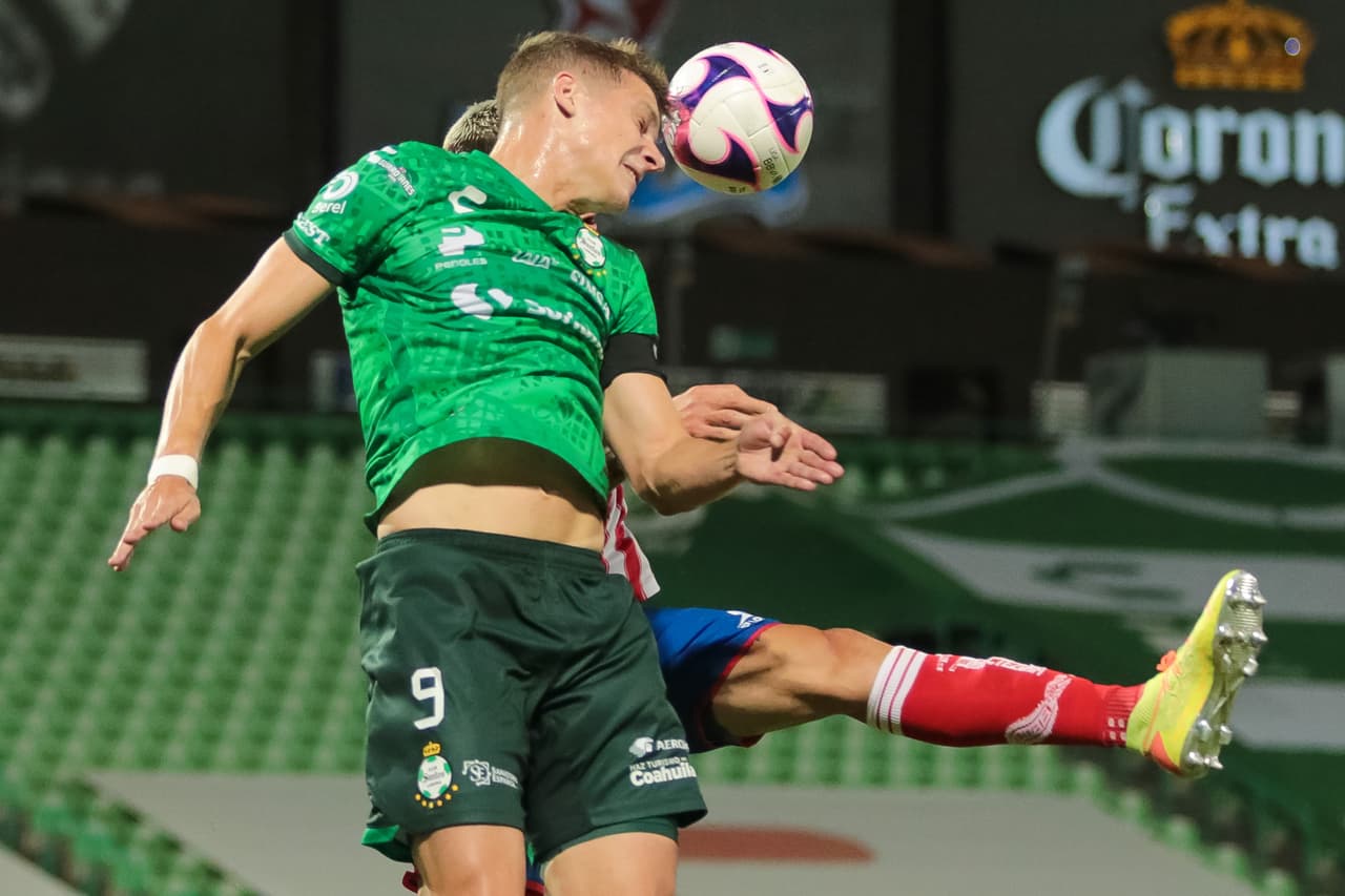 Con goles de Julio Furch y Gael Sandoval, los Guerreros consiguen tres importantes puntos y superan a al Rebaño Sagrado en la tabla.