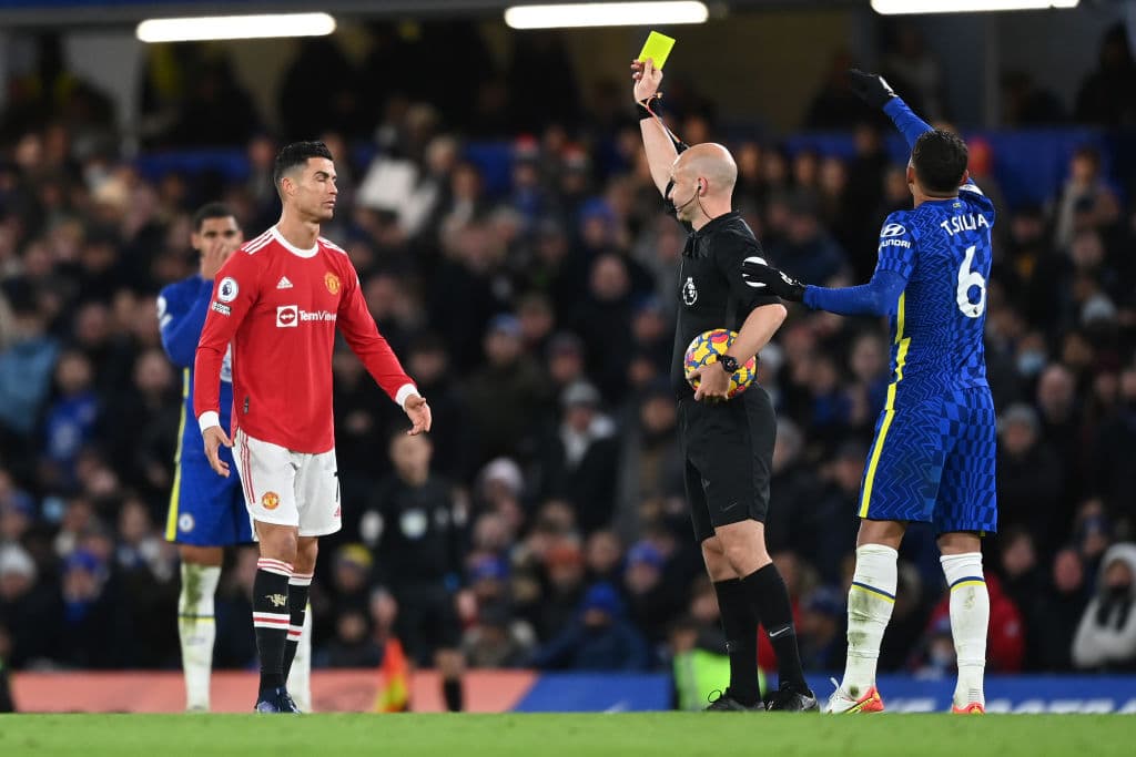 Chelsea empata 1-1 ante el Manchester United durante la J13 de la Premier League. Jadon Sancho abrió el marcador al minuto 50' a favor de los Red Devils, pero Jorge Luis Frello logra igualar el marcador al 69'. Cristiano Ronaldo entró de cambio.