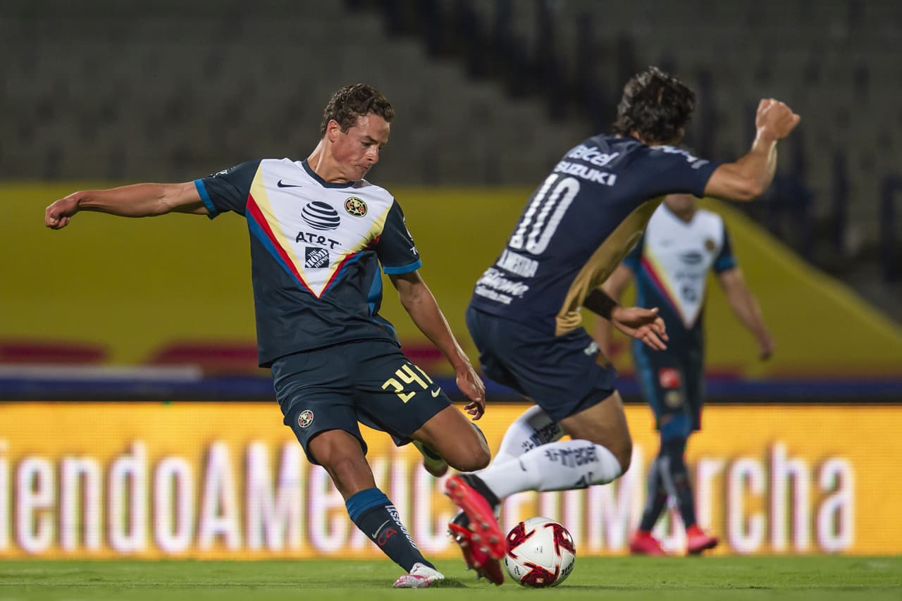 Canterano de América porta playera distinta por ser menor de edad