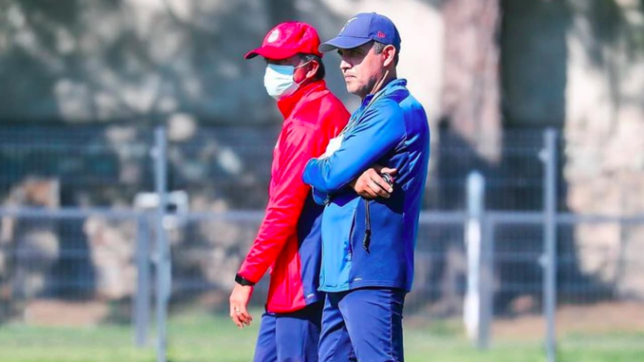 ¿Quién es Ricardo Cadena, el técnico interino de Chivas?