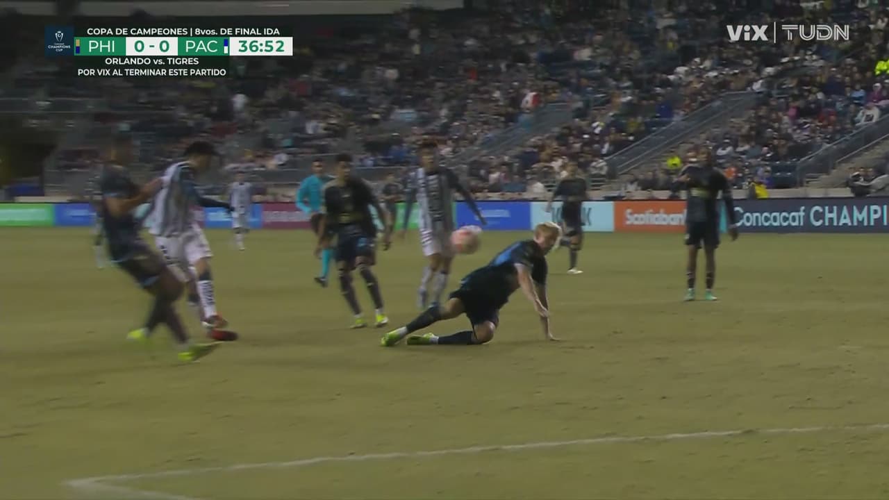 Contragolpe de Pachuca que acaba con un tirititito de Pedraza