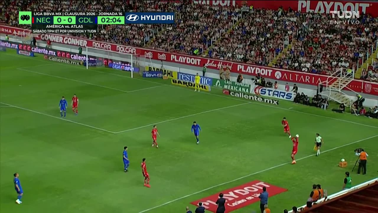 ¡TIRO ATAJADO! disparo por Efraín Álvarez.