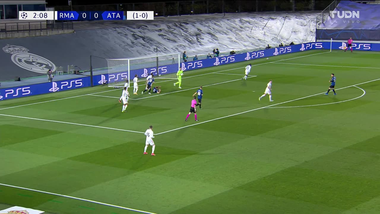 ¡TIRO ATAJADO! disparo por Robin Gosens.