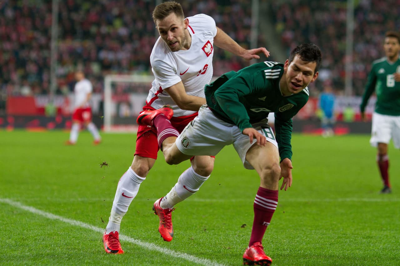 Para la segunda mitad, Osorio metió cuatro cambios: 'Chucky' Lozano, César Montes, Néstor Araújo y Oribe Peralta entraron al partido.