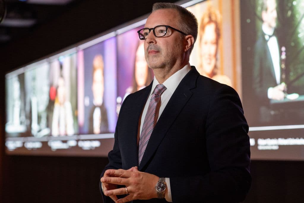 También podremos ver objetos que pertenecieron a leyendas como Cary Grant, Katharine Hepburn, Alfred Hitchcock y John Huston.
<br>