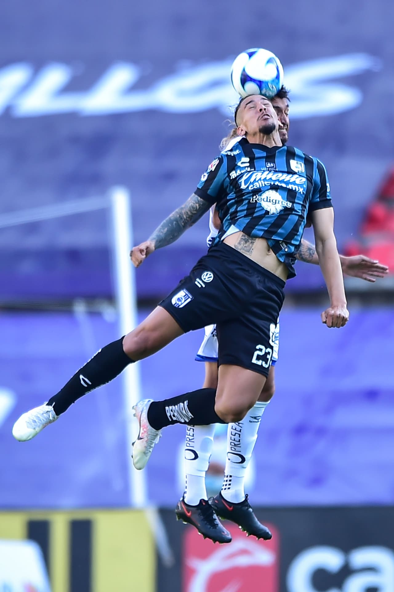 Con dos goles en la recta final del partido, Querétaro y Puebla deciden repartir puntos. Querétaro queda en la novena posición con 10 puntos y Puebla llega a la décima posición con 9 puntos.
