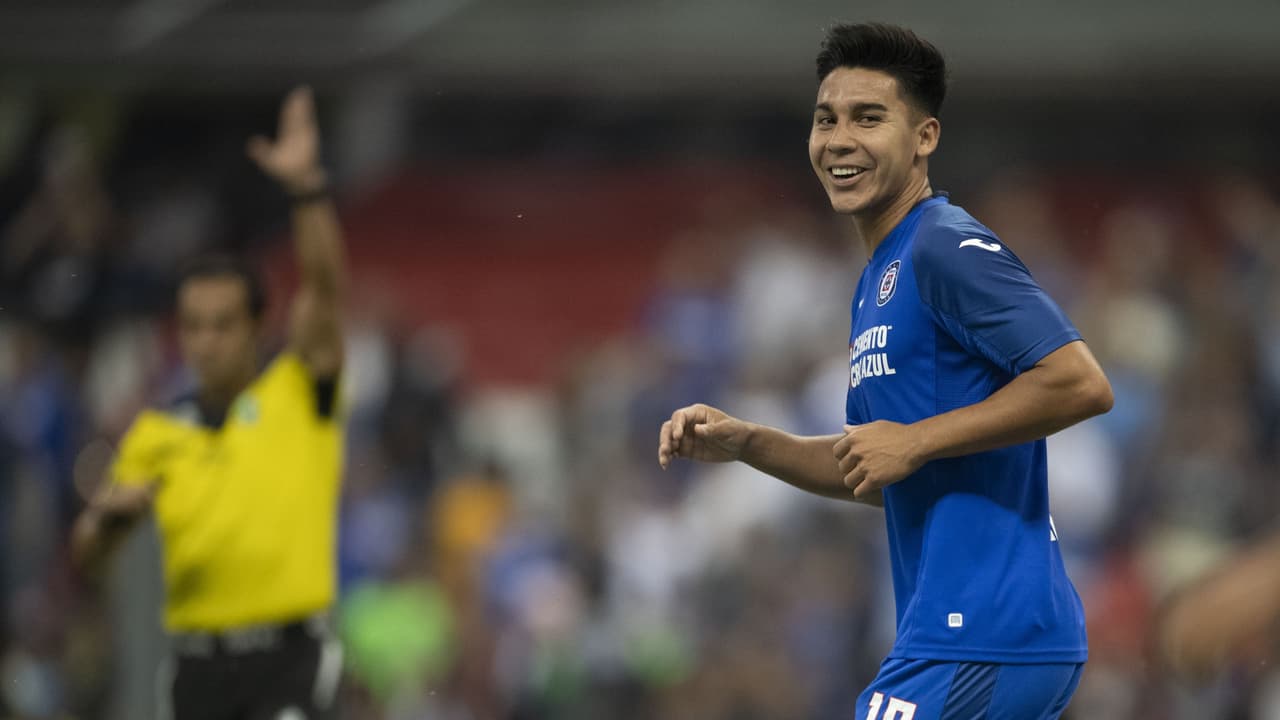 'Pol' Fernández regresa a Cruz Azul; espera veredicto de Juan Reynoso