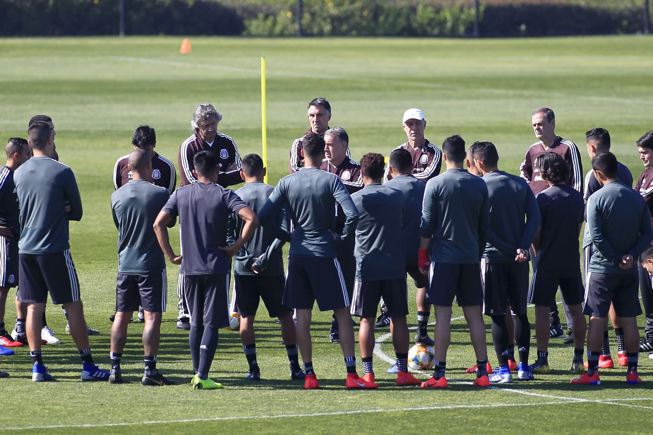 Amistosos de Tri en peligro por suspensión de vuelos Estados Unidos-Europa