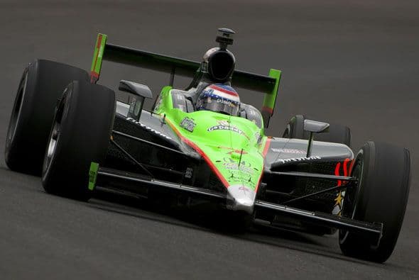 Danika Patrick, la única mujer que ha ganado una carrera en la historia de la serie, se clasificó en el puesto 23.