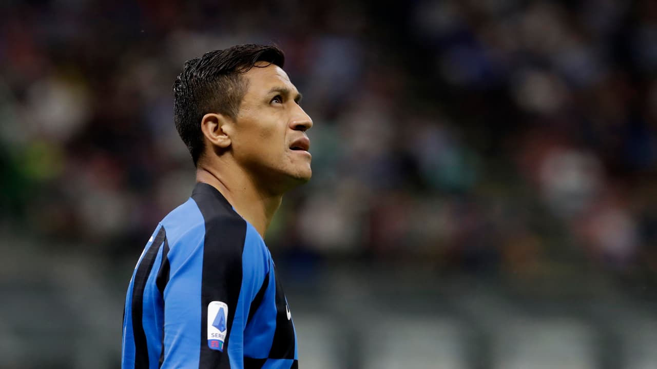 El chileno y delantero del Inter de Milán, Alexis Sánchez, sufrió una lesión de tobillo ante Colombia. Aún no se determina la gravedad de su lesión.