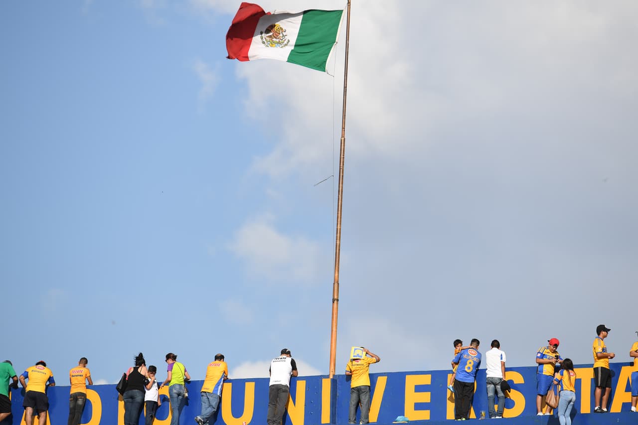El color de la afición en la Jornada 9