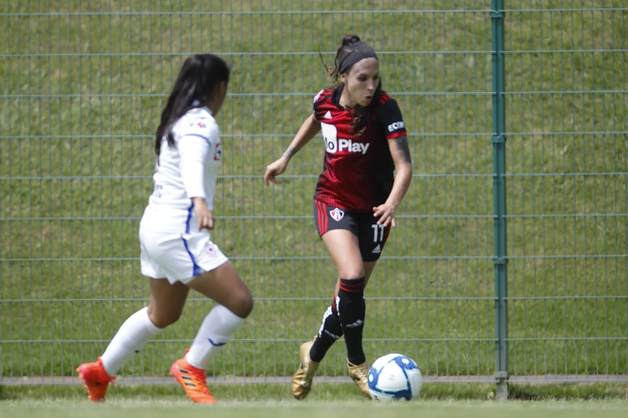 ¡Qué disparo! Fabi Ibarra marca gol olímpico en goleada sobre Querétaro