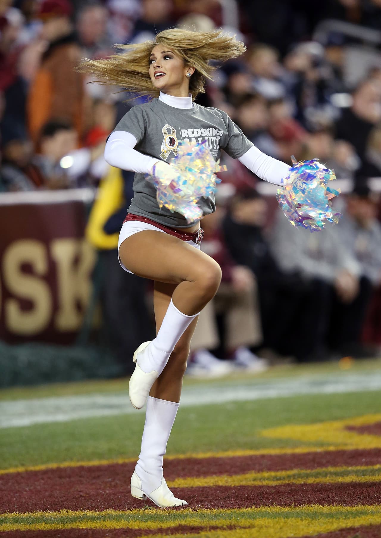 Abrigadas, con faldita, con pantalón, ¡ellas siempre lucen sensacional! Checa a las bellezas de la Semana 13 de la NFL.