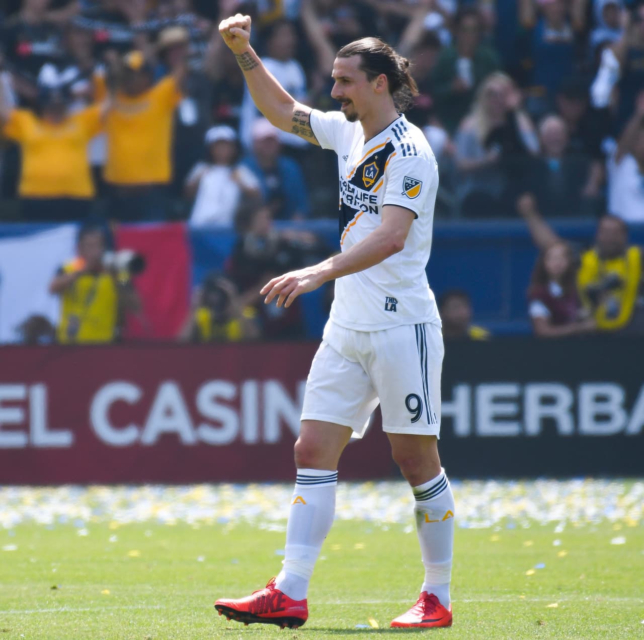 El bombazo con el que Zlatan Ibrahimovic debutó con LA Galaxy fue elegido como el Gol del Año en MLS
