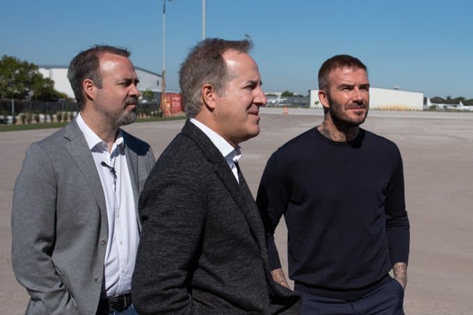 Mas y David Beckham (otro de los dueños del equipo) visitaron el martes el lugar para evaluar el avance de las obras.