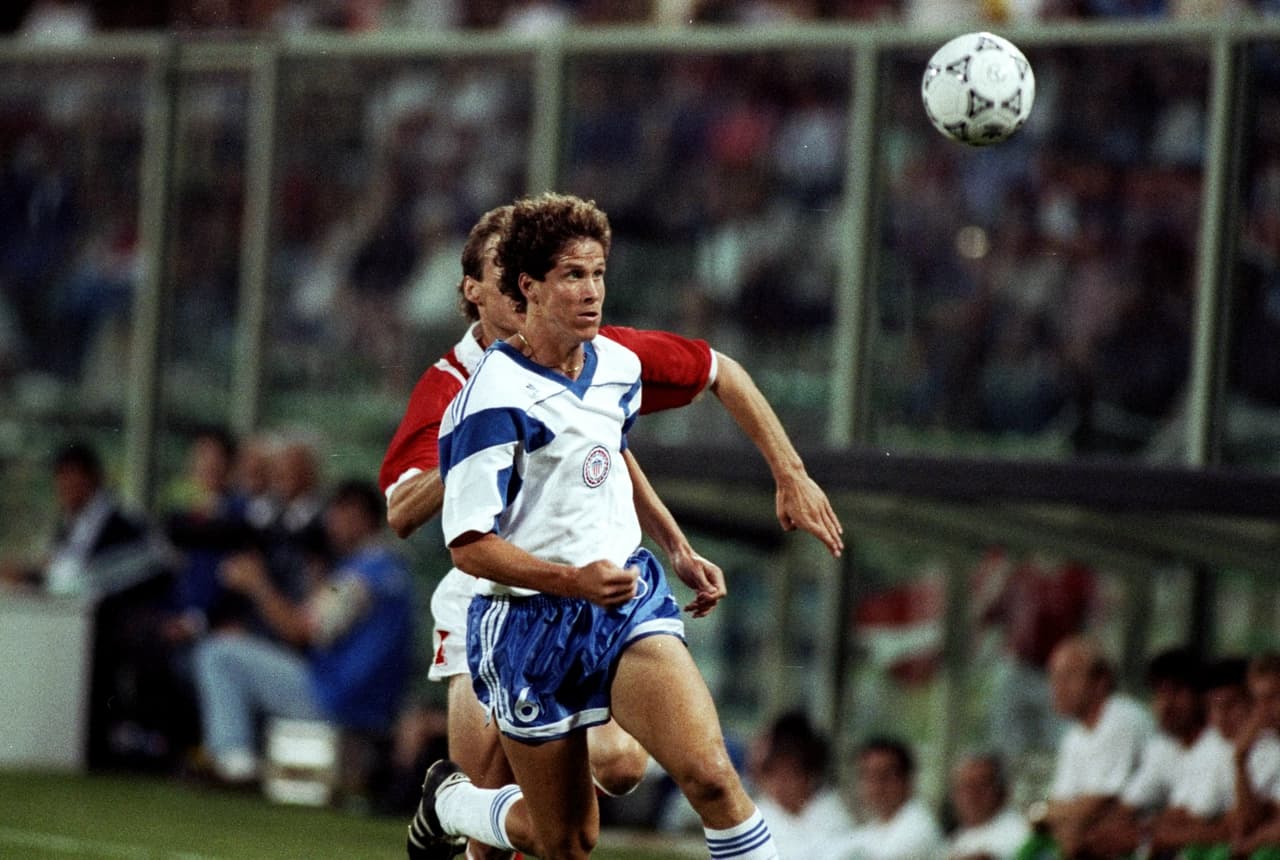 Estados Unidos tuvo que esperar 40 años para volver a un Mundial y lo hizo en Italia-90, evento al que no asistió México por una sanción. Los estadounidenses empezaban a construir un camino con miras a la realización de su Mundial cuatro años después.