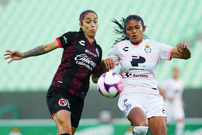 Toluca vence en casa 1-0 al Atlético San Luis, Mazatlán empata 1-1 con León, Pachuca pierde en casa 0-2 con las Tigres, Santos Laguna empata 0-0 en casa con los Xolos y Las Chivas le pegan 2-4 a las Rayadas en su propia casa.