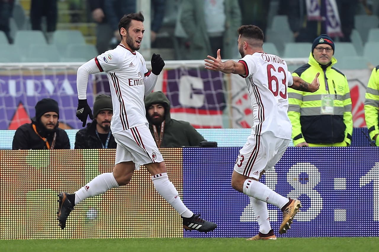 Milán rescató un empate 1-1 en su visita a Fiorentina en el estadio Artemio Franchi en la fecha 19 de la Serie A, que dejó al equipo visitante fuera de la zona de disputa en torneos continentales.