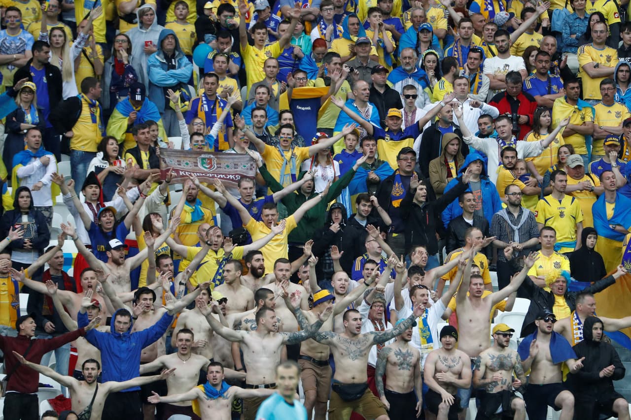 Los Ucranianos ni sentían la lluvia, la pasión era más que suficiente.