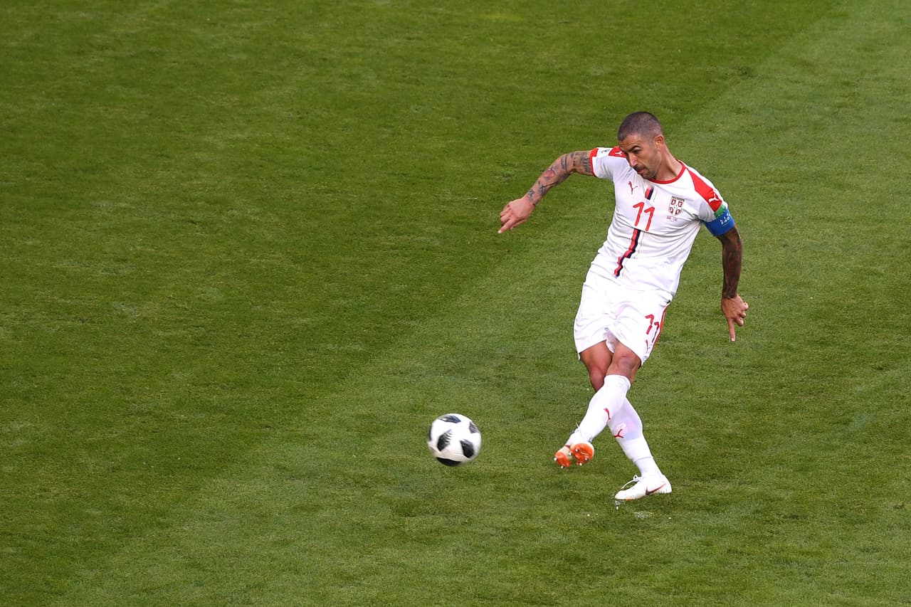 Allí apareció Aleksandar Kolarov, que de tiro libre al minuto 12 del segundo tiempo puso el 1-0 a favor de Serbia.