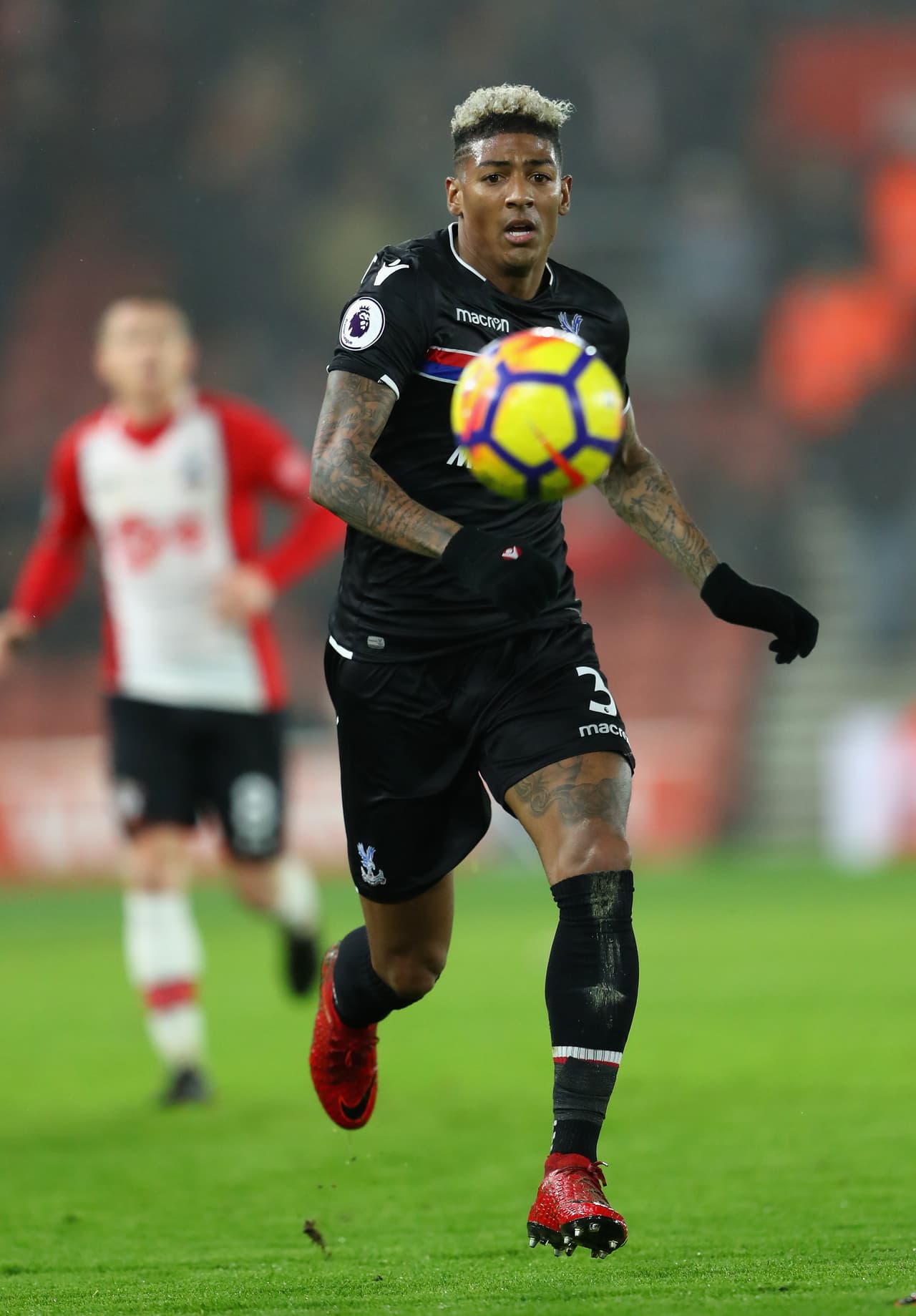 Patrick van Aanholt sería nuevo compañero del 'Chucky' Lozano en el PSV Eindhoven, equipo que está negociando con el Crystal Palace por su traspaso.