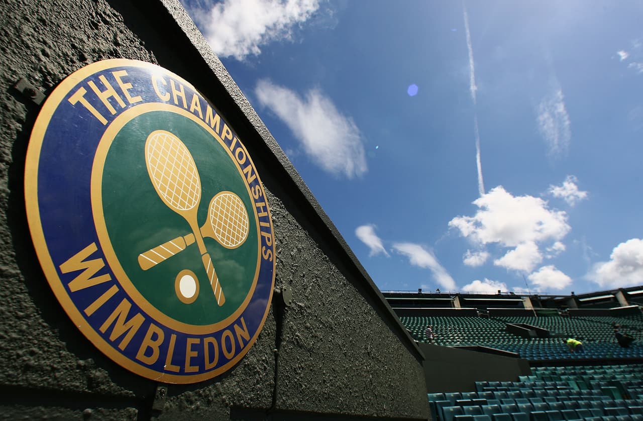 Wimbledon prohíbe competir a los tenistas rusos y bielorrusos