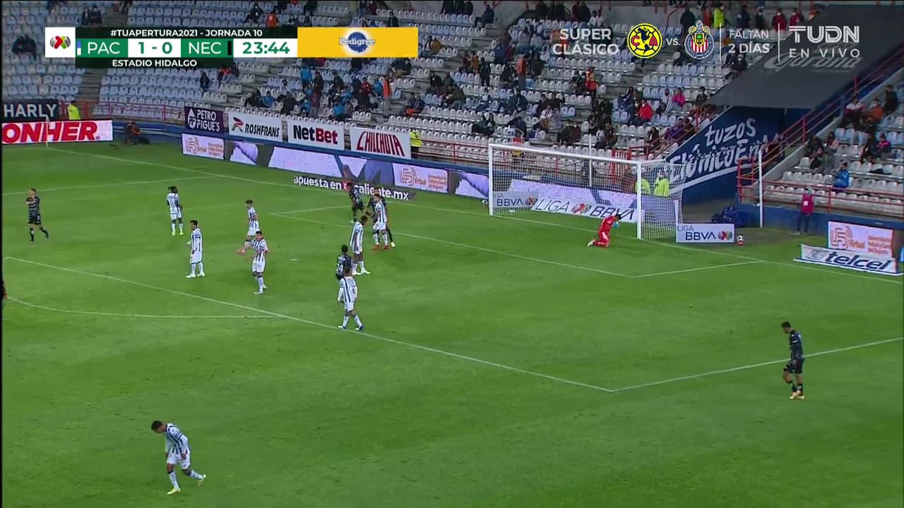 ¡TIRO ATAJADO! disparo por Fernando González.