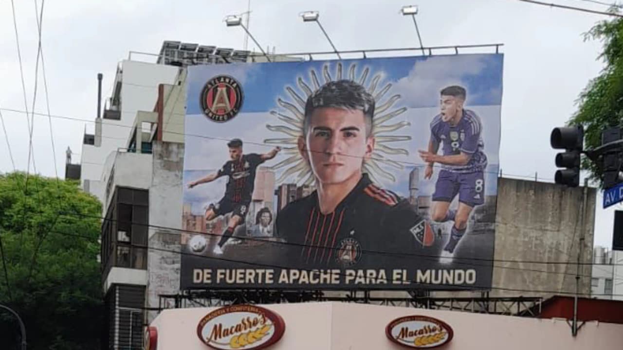 De Caballito a Liniers: Buenos Aires, a los pies de Thiago Almada