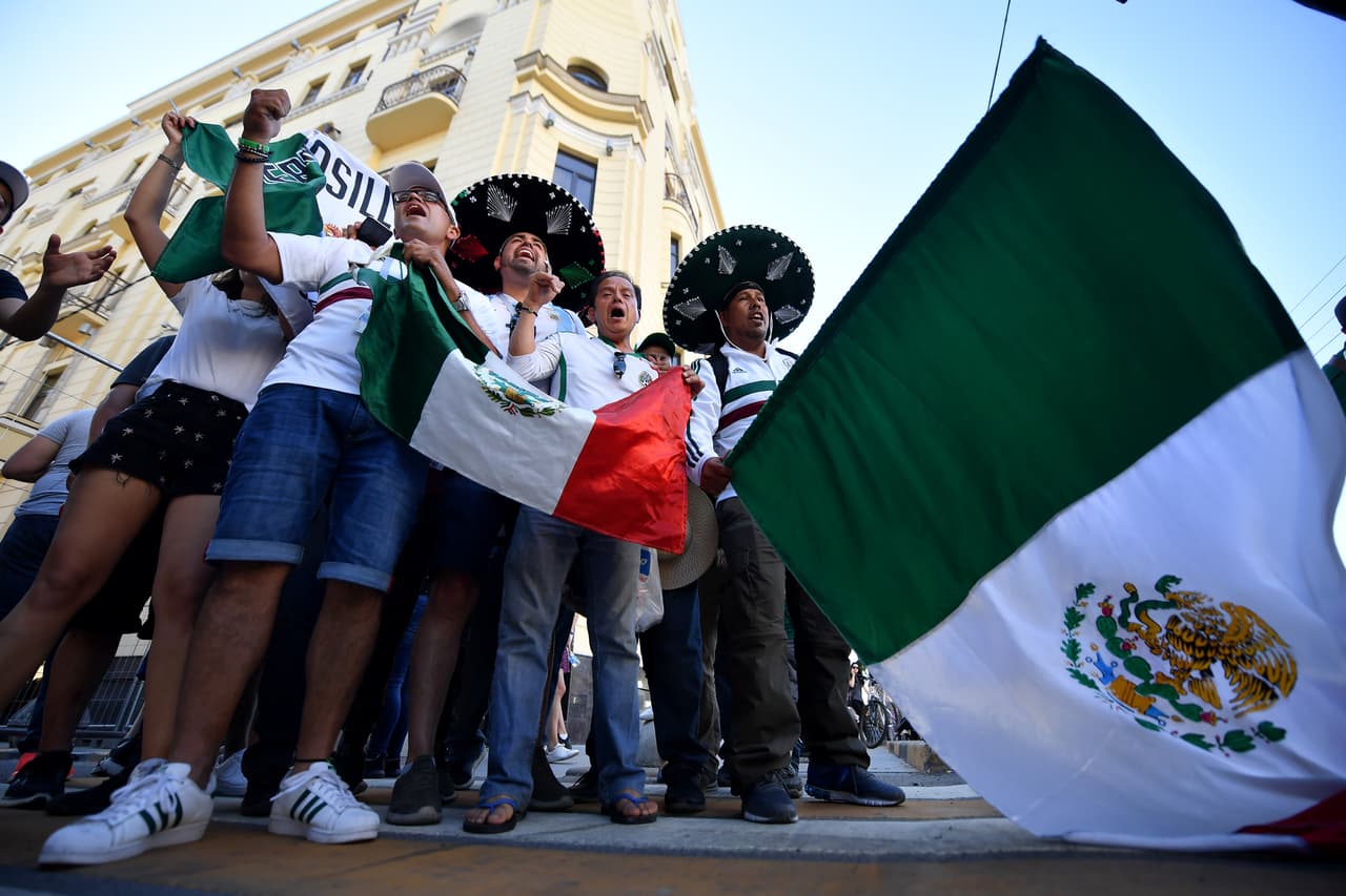 Más de 10 mil mexicanos tomaron las calles de Rostov