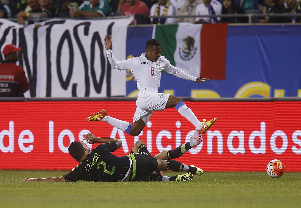 Cuba dejó demostrado que es uno de los equipos más débiles del torneo. En dos ocasiones mostró poco de fútbol pero no será la selección que preocupe a sus siguientes rivales. Calificación 3.