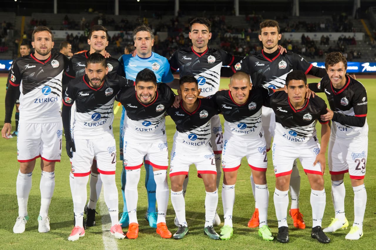 Rafa Puente utilizó a Villalpando; Cercado, Godínez, García Sancho, Treviño; Pérez, Olascoaga, Morales, Orbe; Avila y Amione.