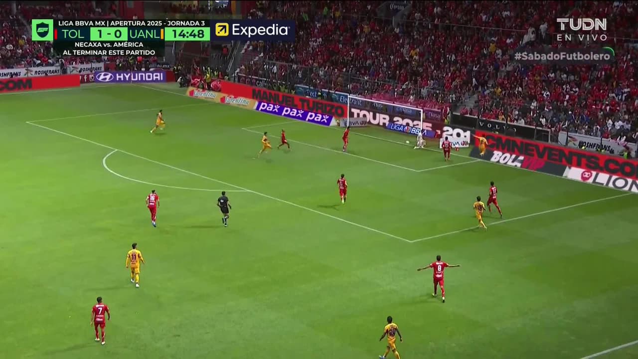 ¡TIRO ATAJADO! disparo por Nicolás Ibáñez.