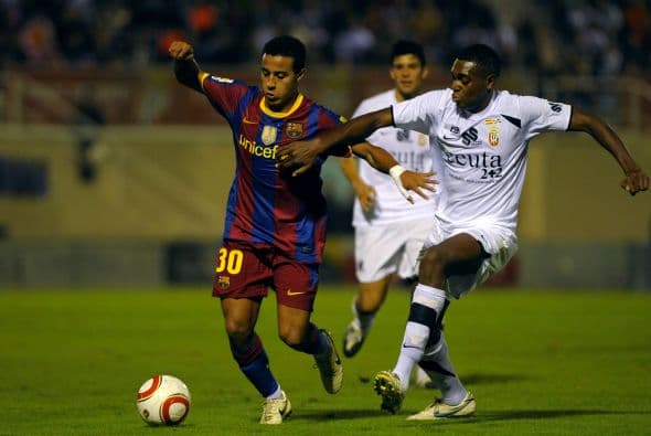 Los 'blaugranas' presentaron un once inicial lleno de juveniles, que sin importar su falta de minutos en Primera División se pusieron en ventaja rápidamente con goles de Maxwell y Pedro.