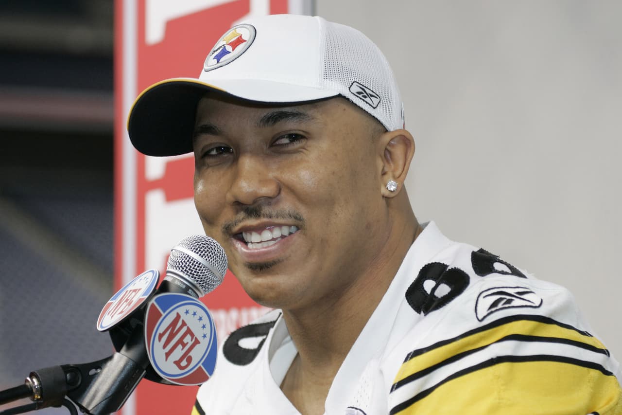 Hines Ward, MVP del Super Bowl XL con Pittsburgh, fue setenciado a un año de libertad condicional (probation), 80 horas de servicio comunitario y una multa de dos mil dólares en 2011.