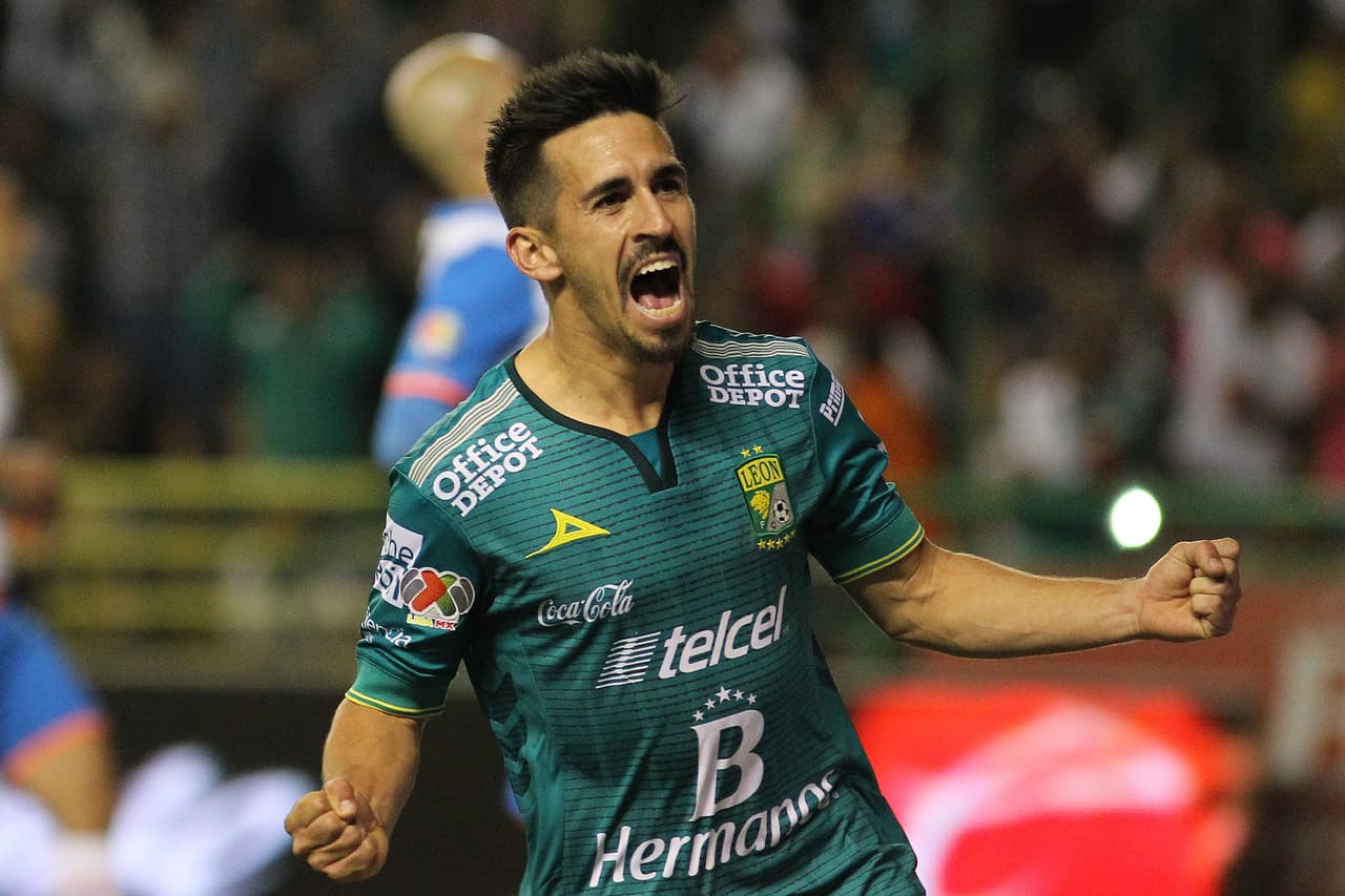 MEDIOS Fernando Navarro.- El mediocampista del León ayudó a su equipo a emparejar el partido en su momento, y minutos después marcar un segundo gol en la victoria de los verde esmeraldas en el Nou Camp. Fernando sumó 16 puntos en la fecha 3, y su valor en el UD Fantasy es de $8.1 millones.