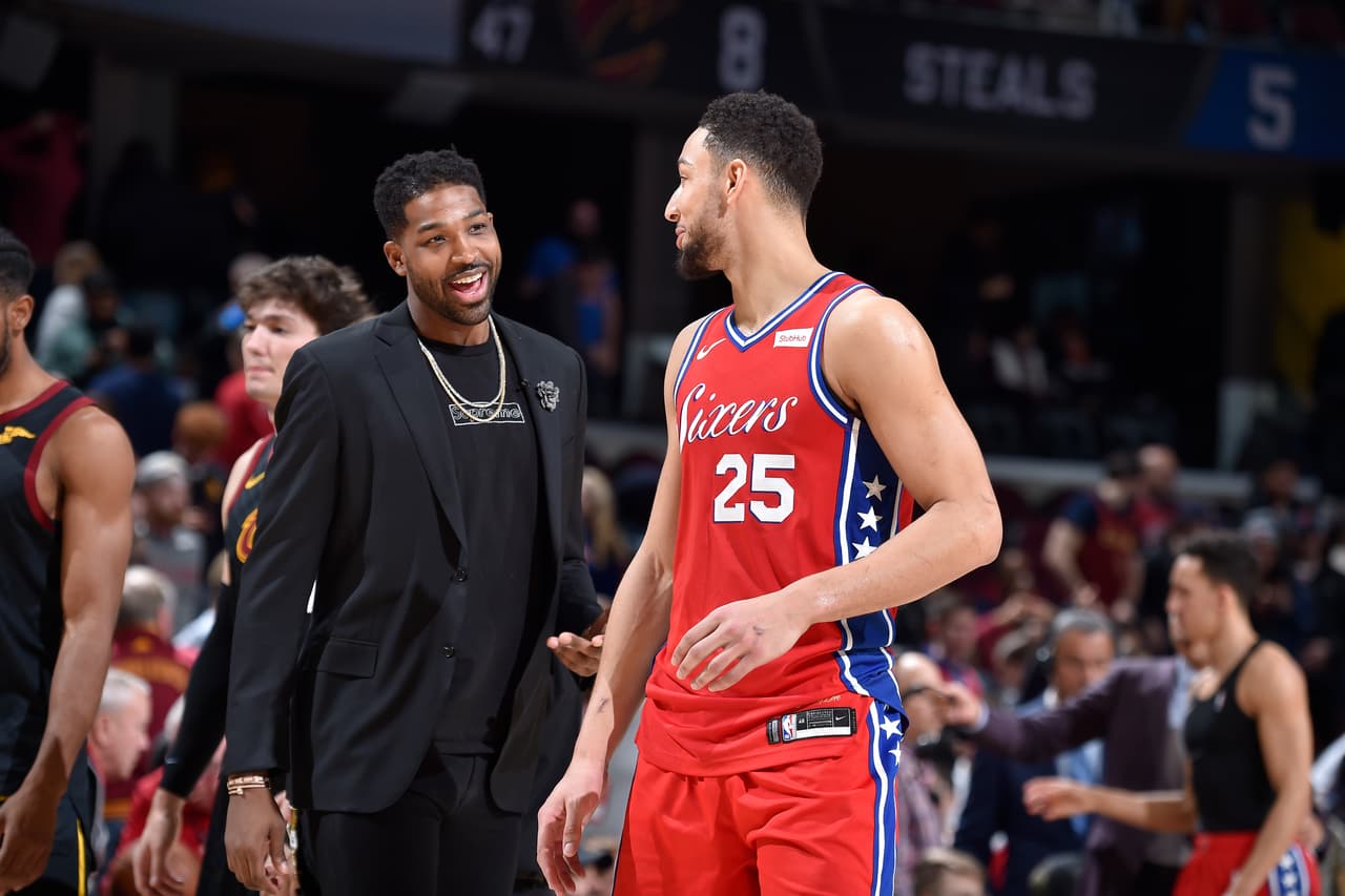 Cavaliers 99-106 76ers: otro triunfo que se veía previsible siendo los Cavs penúltimos del Este y los Sixers terceros de la misma Conferencia. Los de Filadelfia encontraron en Ben Simmons a su mejor jugador de la jornada con un doble-doble de 26 puntos y 10 rebotes, aunque Joel Embiid no se quedó atrás con 17 puntos y 19 rebotes.