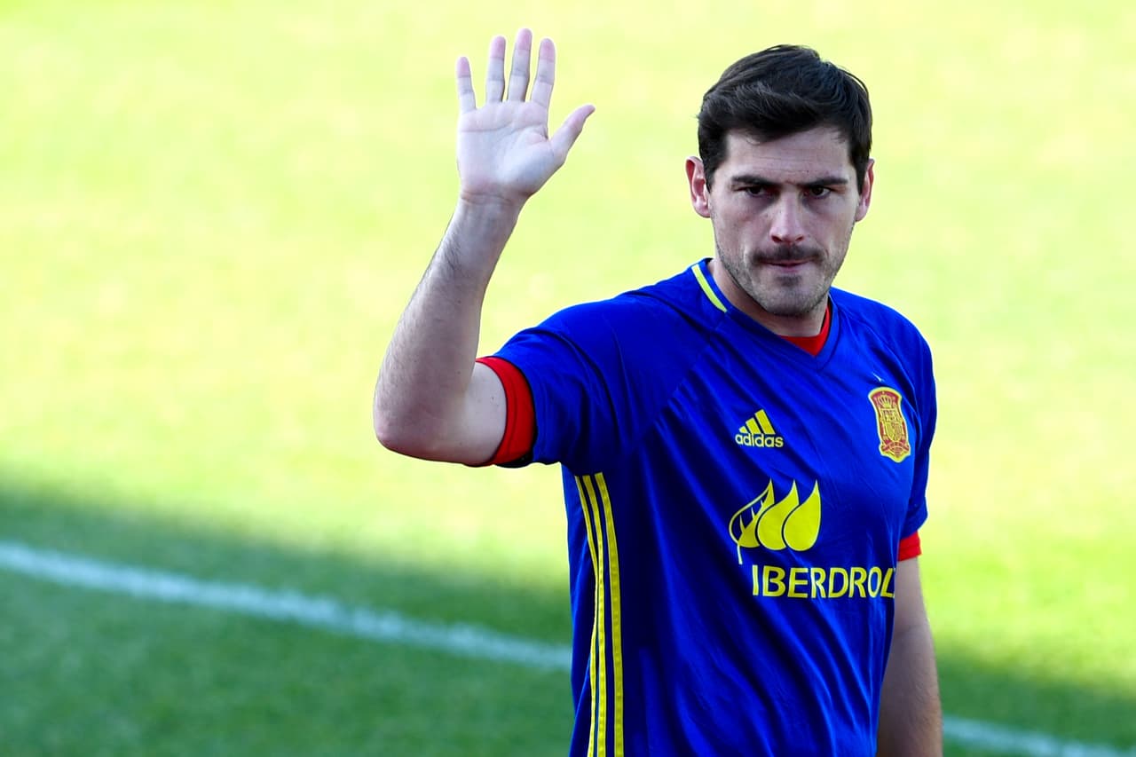 MADRID, SPAIN - JUNE 04: Iker Casillas of Spain waves to the fans during a training session at La Ciudad Del Futbol de las Rozas on June 4, 2016 in Madrid, Spain. (Photo by David Ramos/Getty Images)