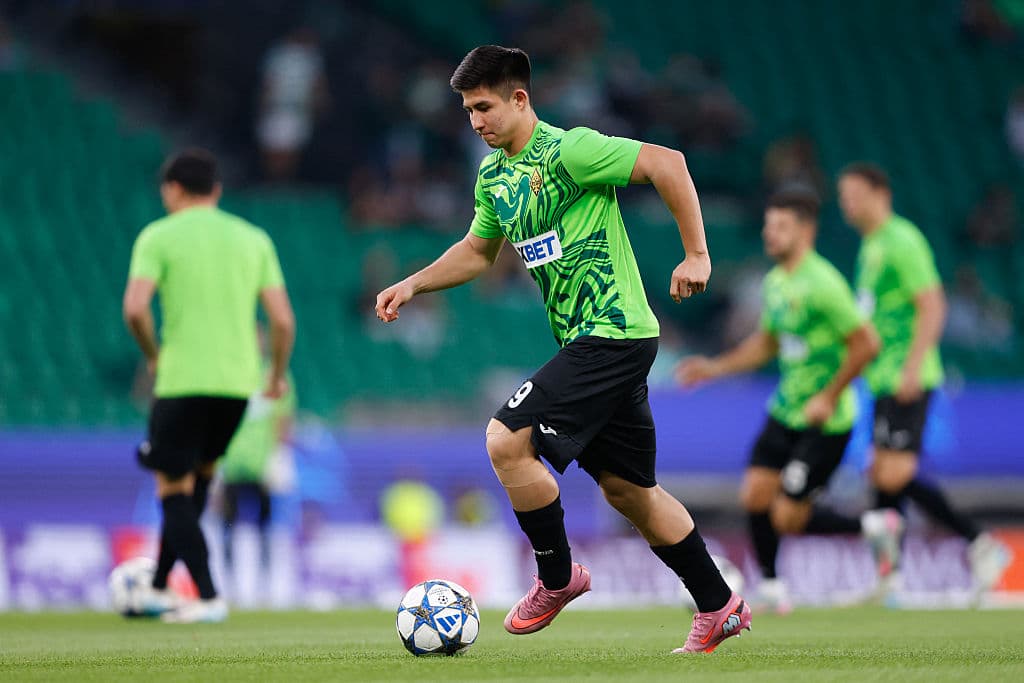 Una de las grandes figuras del equipo es el atacante Dastan Satpaev, delantero cuyas buenas actuaciones lo han llevado a ser fichado poe el Chelsea, club al que se unirá la próxima temporada.